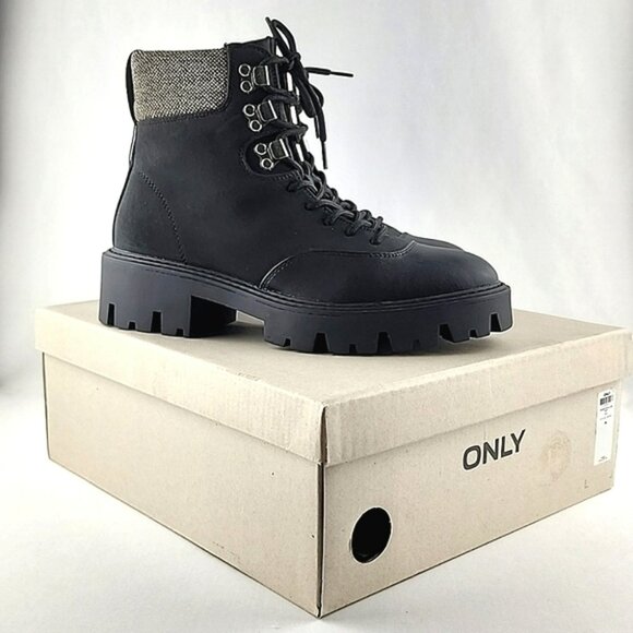 ONLY Betty Women's  Black Lace-Up Faux Leather Ankle Boots Chunky Soles Size 7.5 - Picture 12 of 12